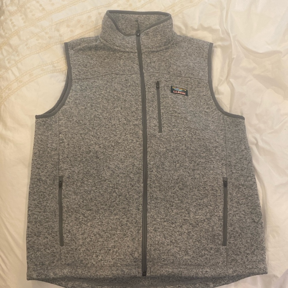LL Bean men’s medium gray fleece vest